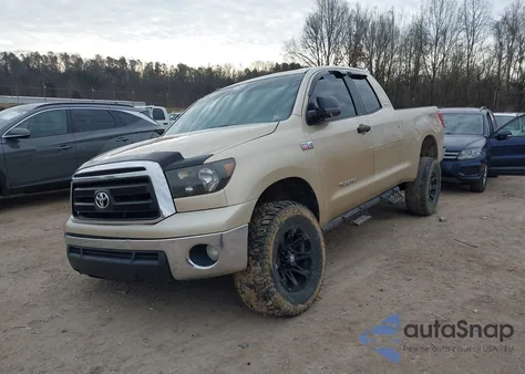 2010 Toyota Tundra Grade 5.7L V8 z USA, uszkodzony, nr VIN 5TFUY5F1XAX117844